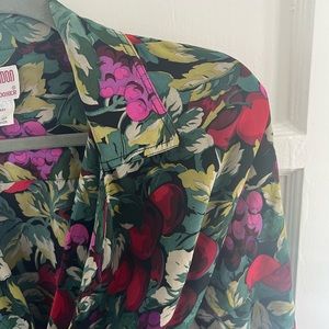 Beautiful vintage 100% silk floral summer dress.